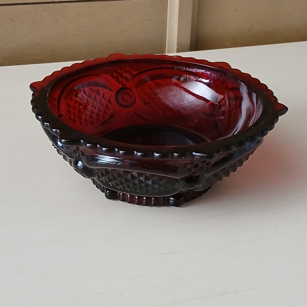 Elegant Avon Cape Cod Ruby Red Glass Bowl - Picture 2 of 7